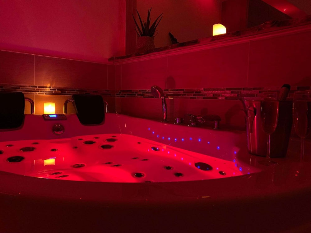 L'Escapade - Love’nSpa - weekend en amoureux, love rooms avec spa ou jacuzzi privatif1 de L'Escapade
