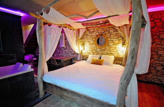 L'Évasion Safari insolite: Spa XXL, Cascade, Cinéma - Love’nSpa - weekend en amoureux, love rooms avec spa ou jacuzzi privatif
