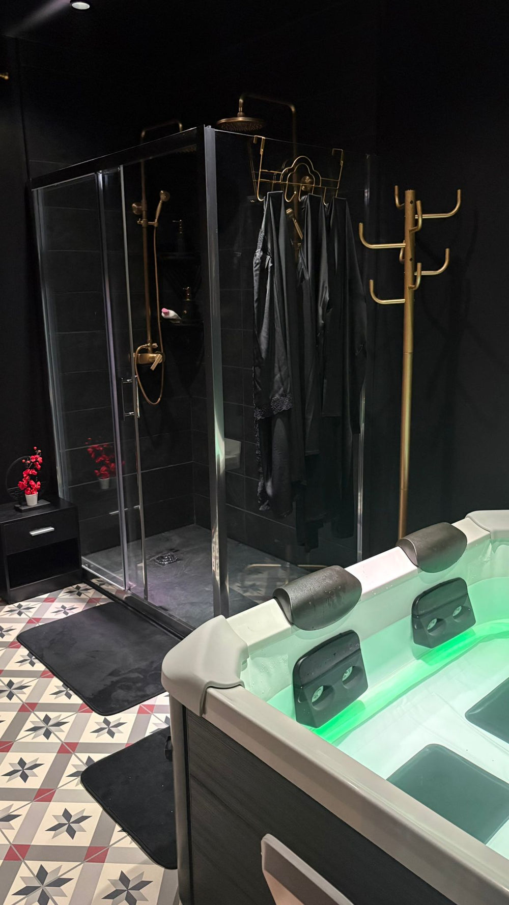 L'instant desir - Love’nSpa - weekend en amoureux, love rooms avec spa ou jacuzzi privatif6 de L'instant desir
