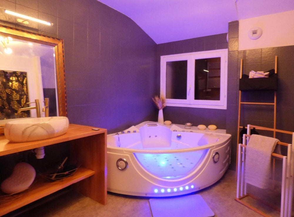 L'Instant pour Soi - Love’nSpa - weekend en amoureux, love rooms avec spa ou jacuzzi privatif4 de L'Instant pour Soi

