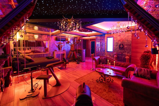 Love And Sex Room - La Marquise - Love’nSpa - weekend en amoureux, love rooms avec spa ou jacuzzi privatif