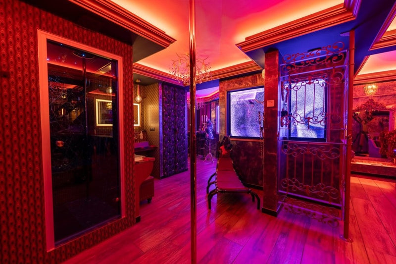 Love And Sex Room - La Marquise - Love’nSpa - weekend en amoureux, love rooms avec spa ou jacuzzi privatif3 de Love And Sex Room - La Marquise
