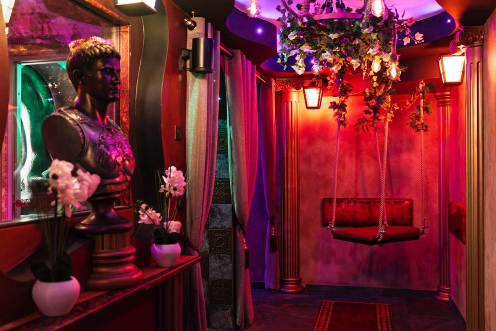 Love And Sex Room - La Romaine - Love’nSpa - weekend en amoureux, love rooms avec spa ou jacuzzi privatif6 de Love And Sex Room - La Romaine
