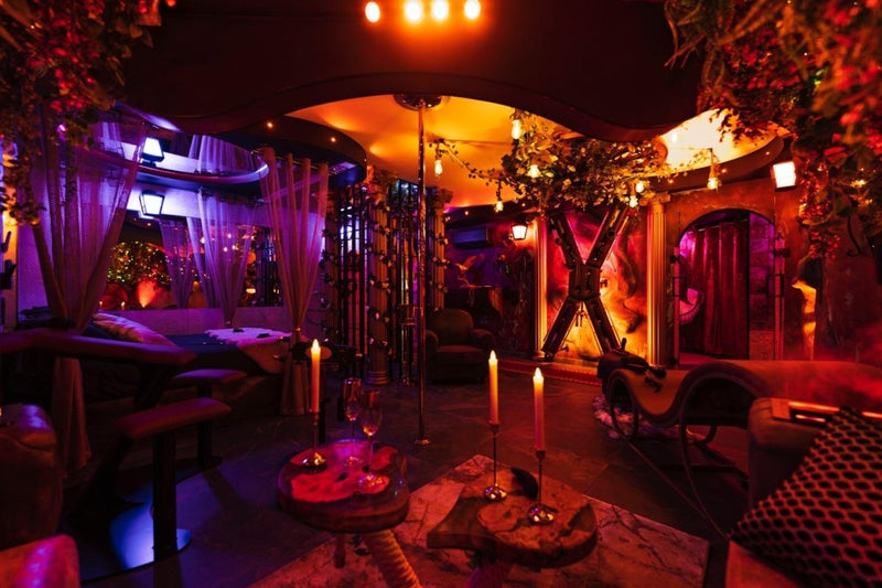 Love And Sex Room - La Romaine - Love’nSpa - weekend en amoureux, love rooms avec spa ou jacuzzi privatif1 de Love And Sex Room - La Romaine
