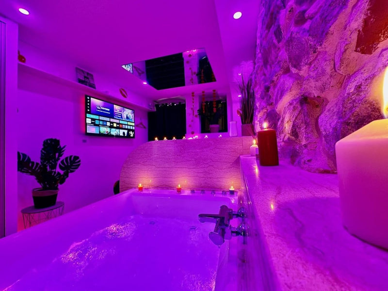 LOVE PIERRE SCIZE - Love’nSpa - weekend en amoureux, love rooms avec spa ou jacuzzi privatif
