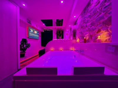 LOVE PIERRE SCIZE - Love’nSpa - weekend en amoureux, love rooms avec spa ou jacuzzi privatif