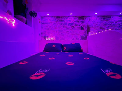 LOVE PIERRE SCIZE - Love’nSpa - weekend en amoureux, love rooms avec spa ou jacuzzi privatif