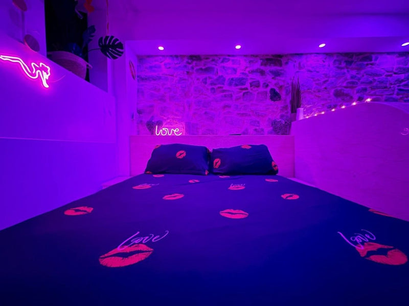 LOVE PIERRE SCIZE - Love’nSpa - weekend en amoureux, love rooms avec spa ou jacuzzi privatif