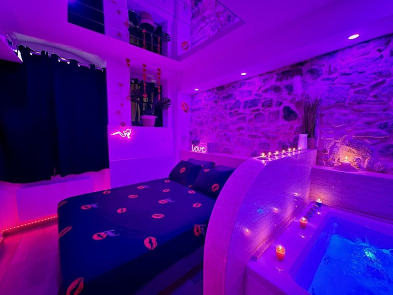 LOVE PIERRE SCIZE - Love’nSpa - weekend en amoureux, love rooms avec spa ou jacuzzi privatif
