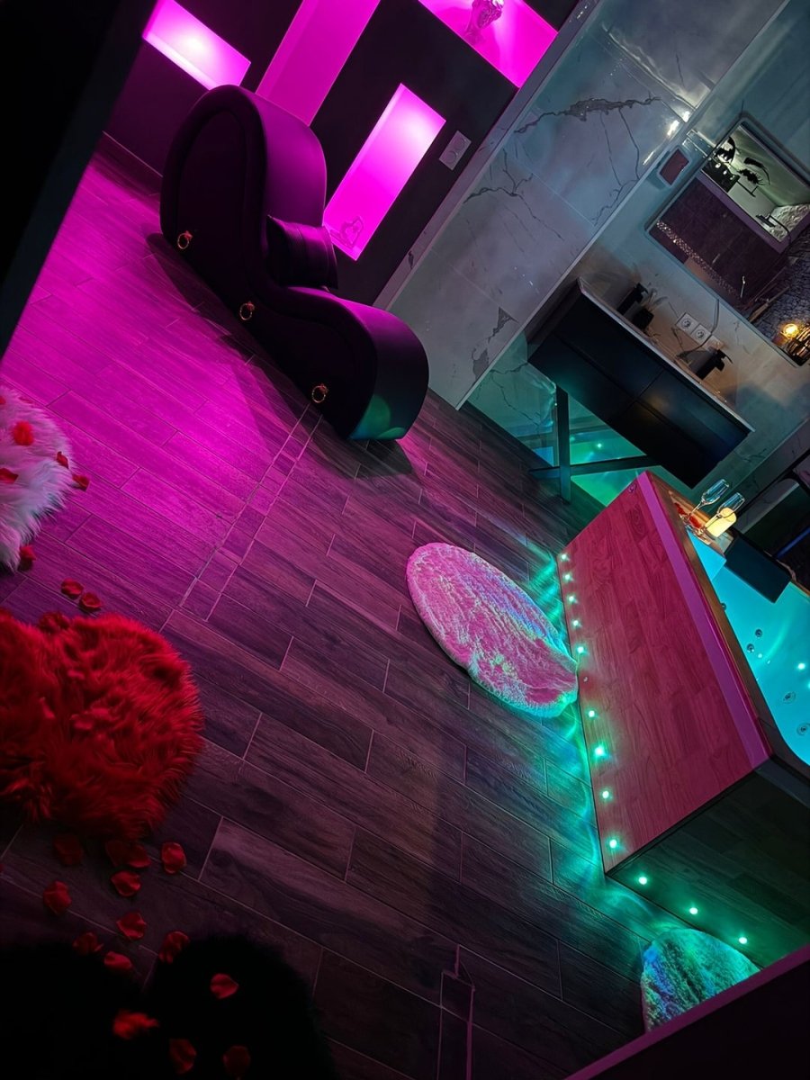 Love Room 66 - Love’nSpa - weekend en amoureux, love rooms avec spa ou jacuzzi privatif4 de Love Room 66
