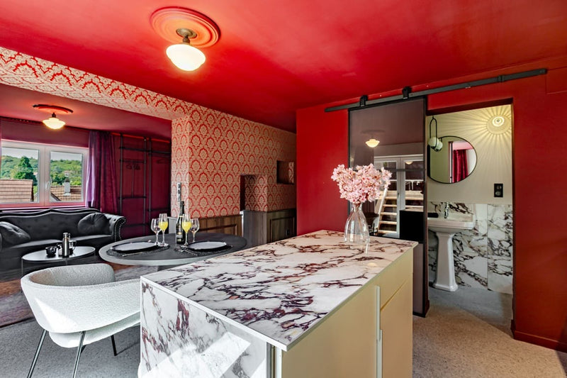 Love Room Alsace - La Courtisane - Love’nSpa - weekend en amoureux, love rooms avec spa ou jacuzzi privatif4 de Love Room Alsace - La Courtisane
