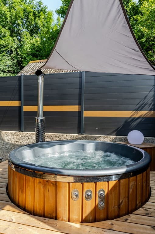 Love Room Alsace - La Courtisane - Love’nSpa - weekend en amoureux, love rooms avec spa ou jacuzzi privatif4 de Love Room Alsace - La Courtisane
