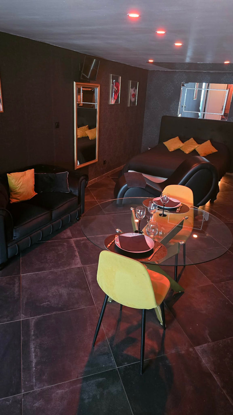 Love room Avec Toi suites spa: La GLAMOUR à Lille — photo 114 de Avec Toi suites spa: La GLAMOUR
