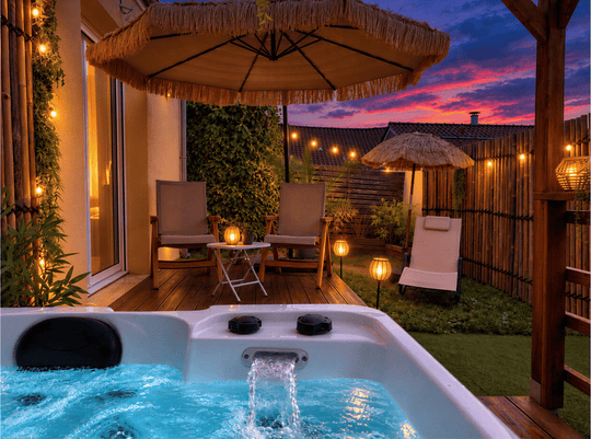 Bambou – Jacuzzi privatif & terrasse tropicale au coucher du soleil