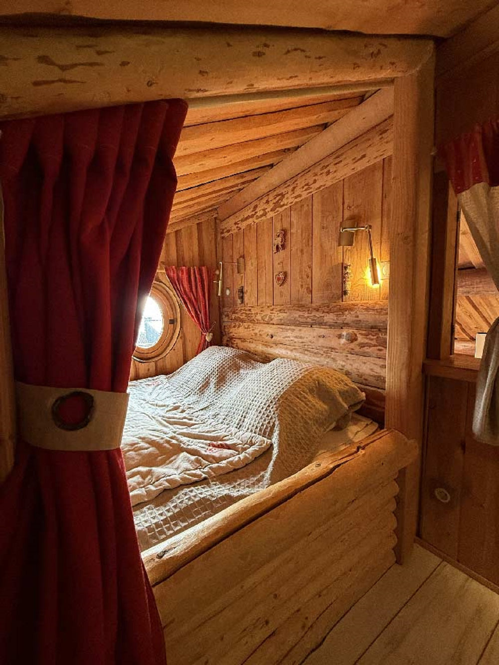 Love room Cabane de Rêve à Montmurat — photo 1717 de Cabane de Rêve
