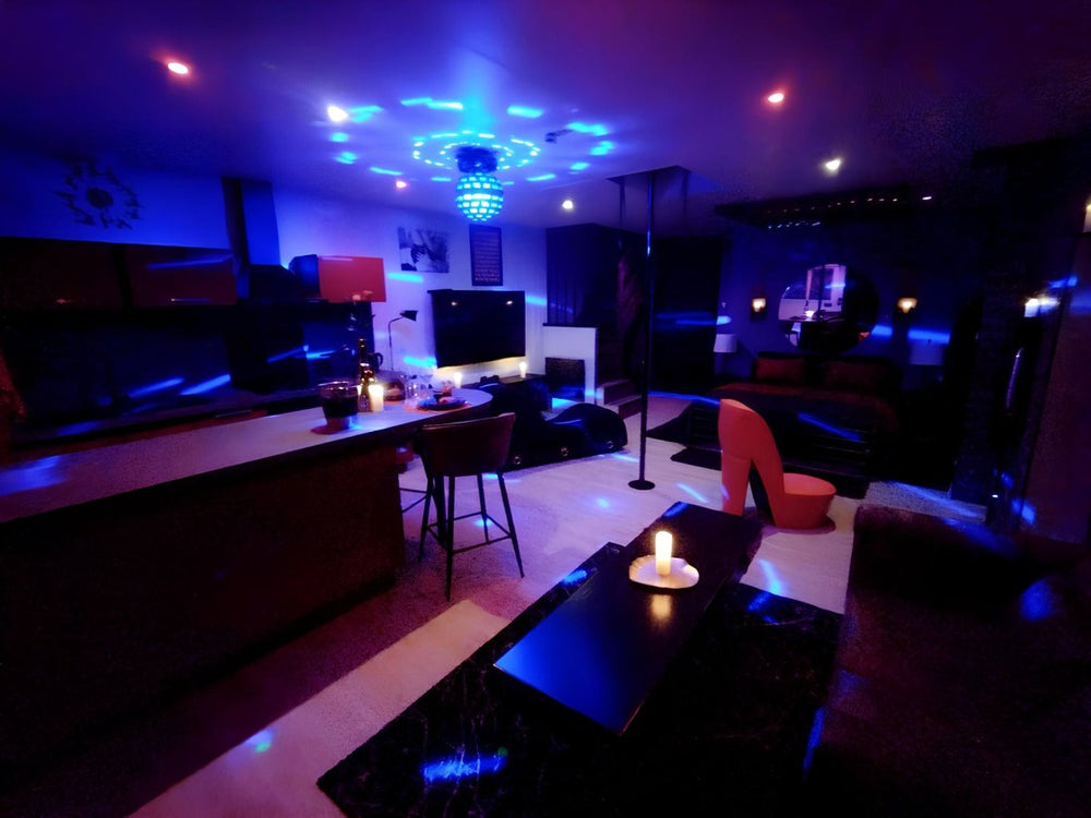 Love Room, Gîte 4 étoiles, 50 Nuances Romantiques - Love’nSpa - weekend en amoureux, love rooms avec spa ou jacuzzi privatif9 de Love-Room, Gîte 4 étoiles, 50 Nuances Romantiques
