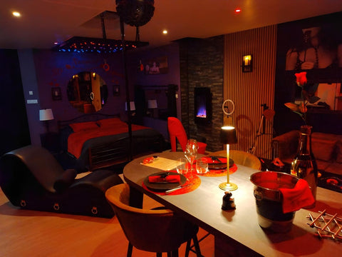 Love - Room, Gîte 4 étoiles, 50 Nuances Romantiques - Love’nSpa - weekend en amoureux, love rooms avec spa ou jacuzzi privatif