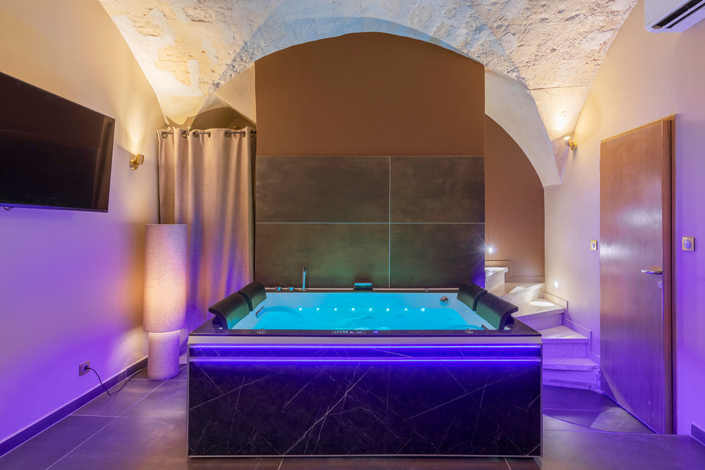 Love room la Voûte - Baillargues - Love’nSpa - weekend en amoureux, love rooms avec spa ou jacuzzi privatif1 de Love room la Voûte | Baillargues
