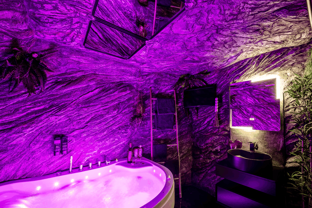 Love room Love room perpignan jacuzzi tantra balancoire à Perpignan — photo 1111 de Love room perpignan jacuzzi tantra balancoire
