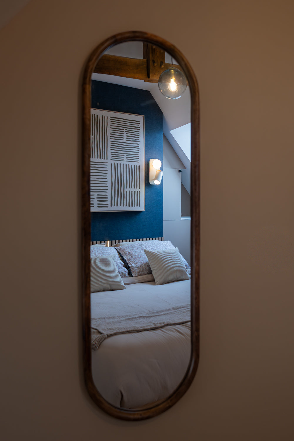 Suite Romantique NUSA, Bali avec Jacuzzi & Cinéma Privé à Malestroit10 de NUSA, Love Room Bali avec Jacuzzi & Cinéma Privé
