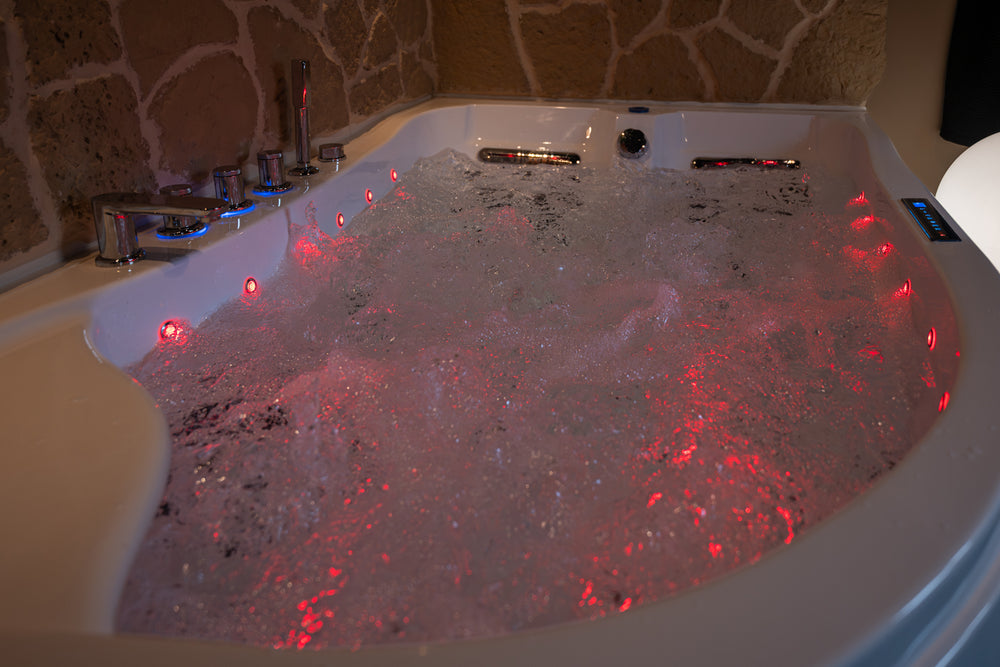 Suite Romantique NUSA, Bali avec Jacuzzi & Cinéma Privé à Malestroit4 de NUSA, Love Room Bali avec Jacuzzi & Cinéma Privé

