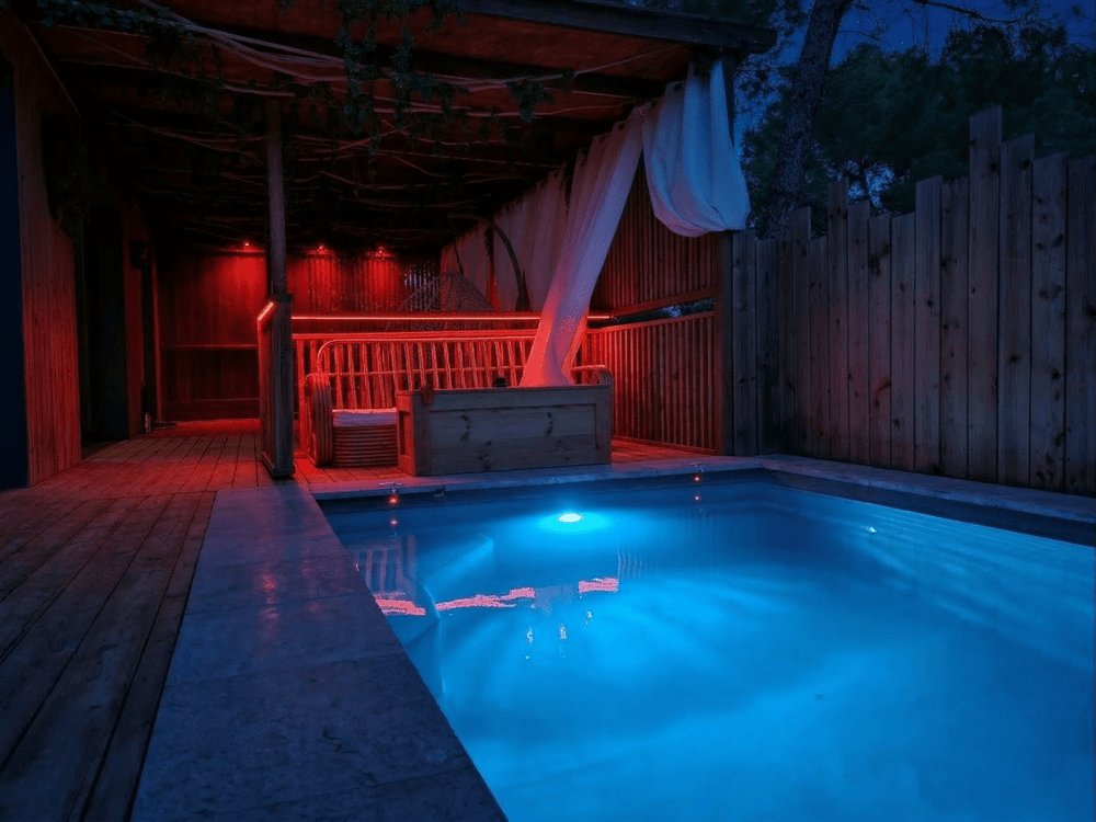 Love Room Occitana - Love’nSpa - weekend en amoureux, love rooms avec spa ou jacuzzi privatif1 de Love Room Occitana
