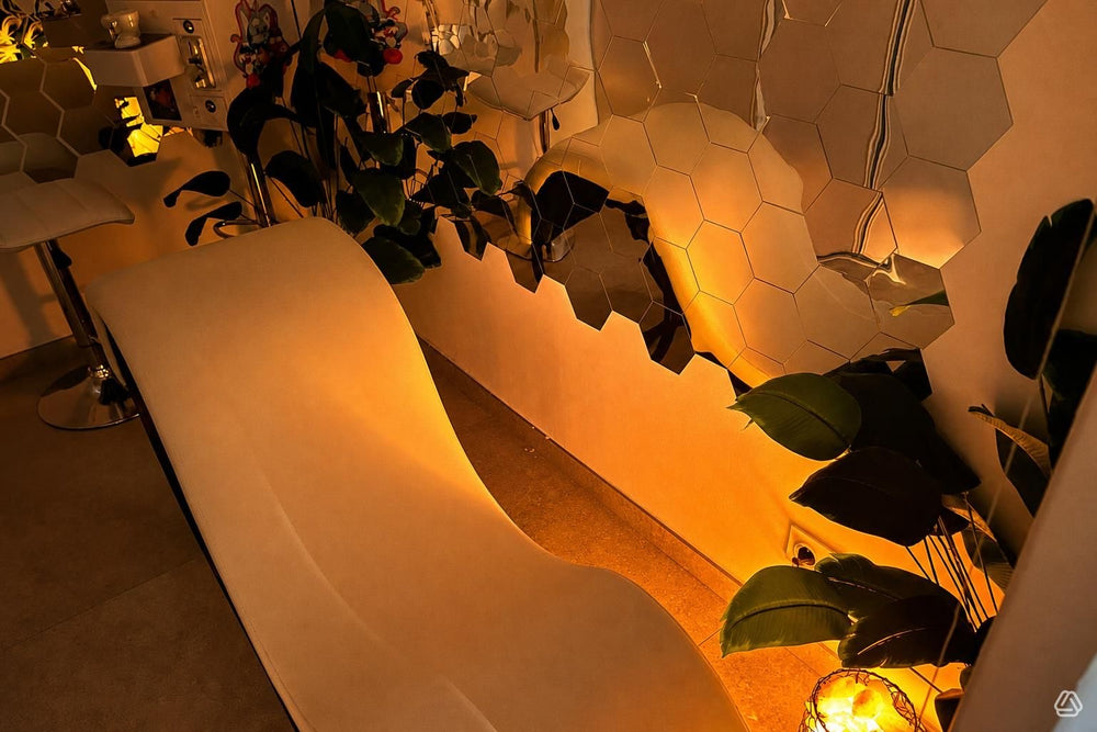 Love room Romantic Room Alexis à Sablettes — Sofa Tantric7 de Romantic Room Alexis
