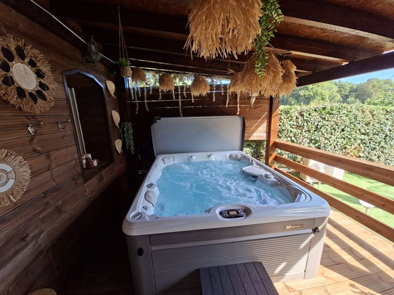 Love Room Sensation - Love’nSpa - weekend en amoureux, love rooms avec spa ou jacuzzi privatif1 de Love Room Sensation
