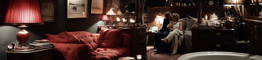 Chambre d'hôtel moderne pour un day use, spa avec piscine, jacuzzi et vue sur la nature.