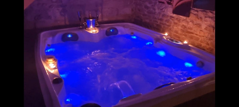 Lover Dose Gîte Glamour - Love’nSpa - weekend en amoureux, love rooms avec spa ou jacuzzi privatif1 de Lover Dose Gîte Glamour
