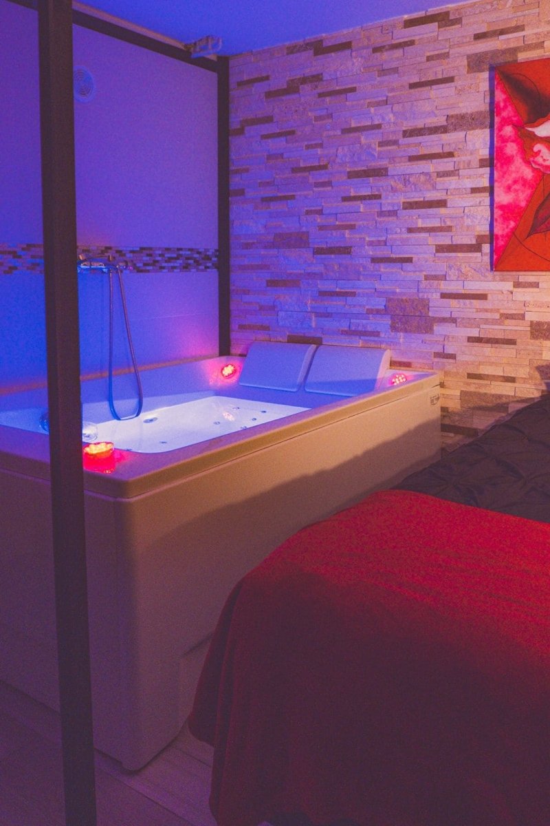 LoveRoom Jo - Love’nSpa - weekend en amoureux, love rooms avec spa ou jacuzzi privatif8 de LoveRoom Jo
