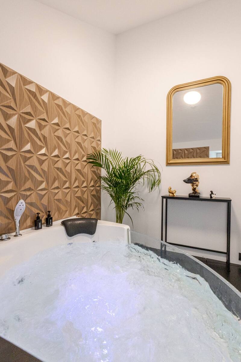 LoveRoom - Les chambres de Noela - Love’nSpa - weekend en amoureux, love rooms avec spa ou jacuzzi privatif6 de LoveRoom - Les chambres de Noela
