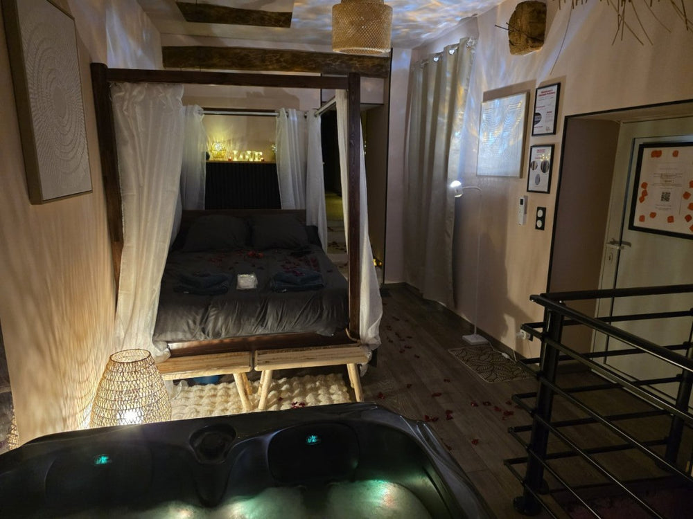 Loveroom L'Instant Précieux - Love’nSpa - weekend en amoureux, love rooms avec spa ou jacuzzi privatif25 de Loveroom L'Instant Précieux

