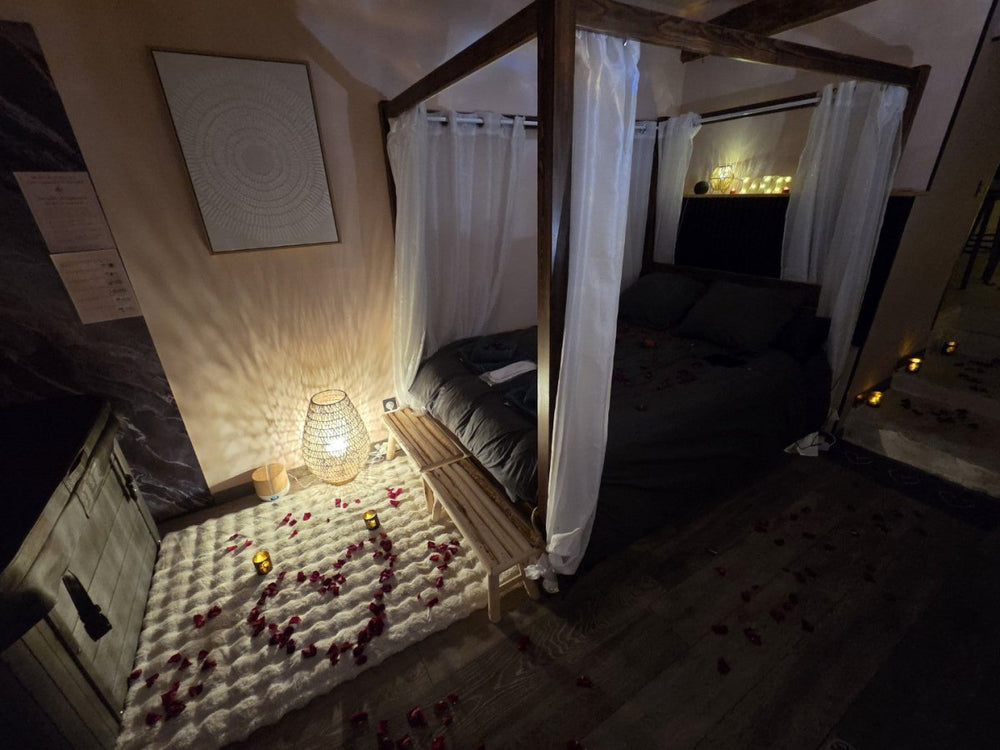 Loveroom L'Instant Précieux - Love’nSpa - weekend en amoureux, love rooms avec spa ou jacuzzi privatif30 de Loveroom L'Instant Précieux
