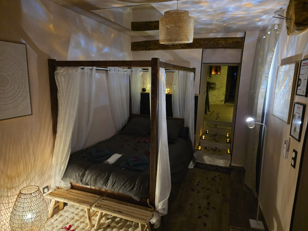 Loveroom L'Instant Précieux - Love’nSpa - weekend en amoureux, love rooms avec spa ou jacuzzi privatif11 de Loveroom L'Instant Précieux
