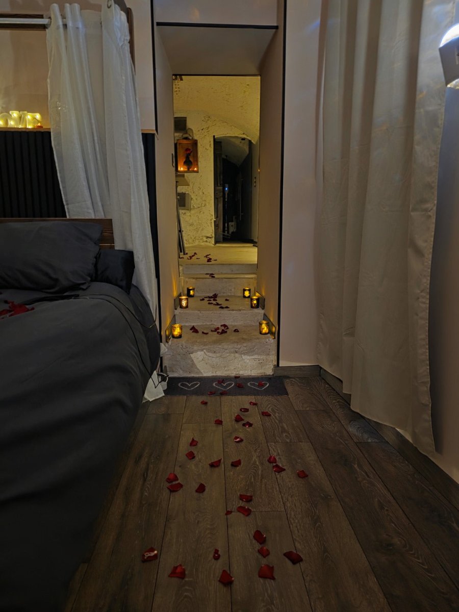 Loveroom L'Instant Précieux - Love’nSpa - weekend en amoureux, love rooms avec spa ou jacuzzi privatif32 de Loveroom L'Instant Précieux
