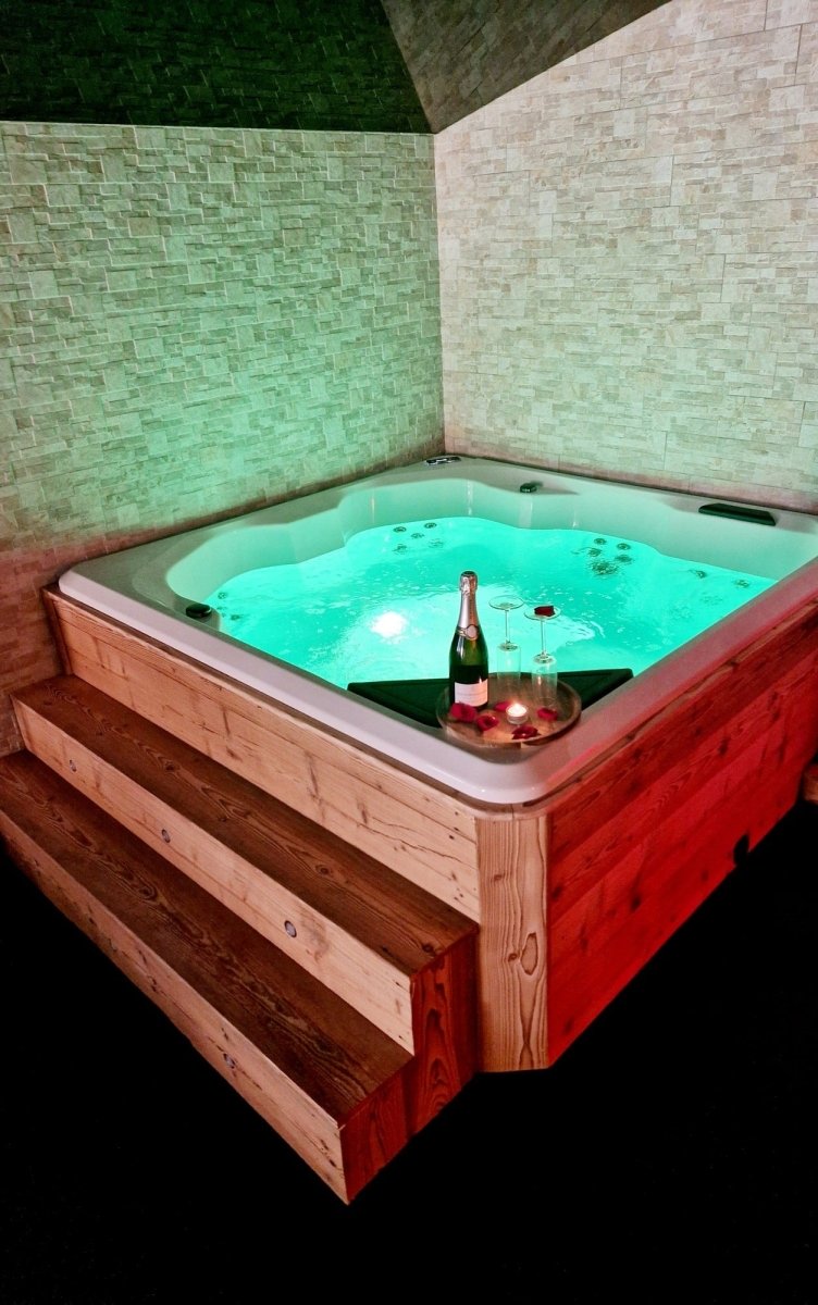 Luxury love room Tentation - Love’nSpa - weekend en amoureux, love rooms avec spa ou jacuzzi privatif