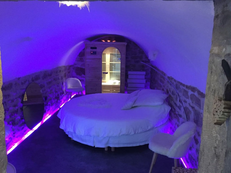 Ly'Ove - Love’nSpa - weekend en amoureux, love rooms avec spa ou jacuzzi privatif3 de Ly'Ove

