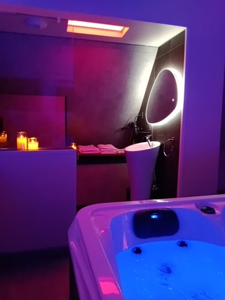 Manoir du Grand Chêne - Suite Quintessence - Love’nSpa - weekend en amoureux, love rooms avec spa ou jacuzzi privatif4 de Manoir du Grand Chêne - Suite Quintessence
