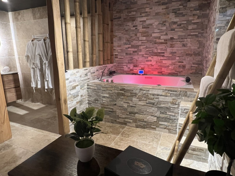 Nature & Love - La maison Love - Love’nSpa - weekend en amoureux, love rooms avec spa ou jacuzzi privatif1 de Nature & Love - La maison Love
