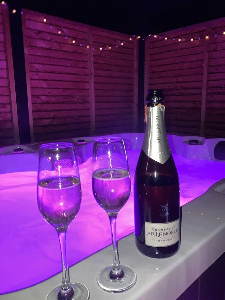 NOUS DEUX - Love’nSpa - weekend en amoureux, love rooms avec spa ou jacuzzi privatif