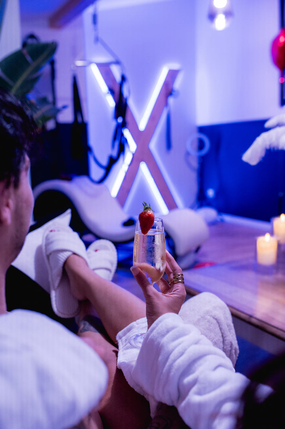NOVELIA • Loveroom Chic avec Spa & Piscine • 15 min Toulouse - Love’nSpa - weekend en amoureux, love rooms avec spa ou jacuzzi privatif19 de NOVELIA • Loveroom Chic avec Spa & Piscine • 15 min Toulouse

