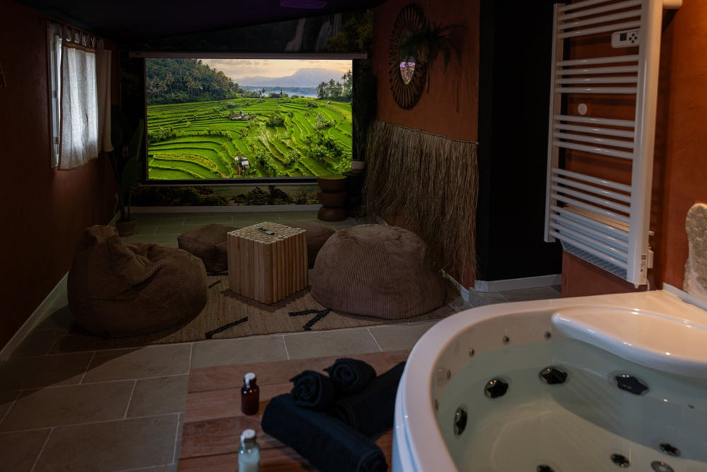 NUSA, Love Room Bali avec Jacuzzi & Cinéma Privé - Love’nSpa - weekend en amoureux, love rooms avec spa ou jacuzzi privatif2 de NUSA, Love Room Bali avec Jacuzzi & Cinéma Privé
