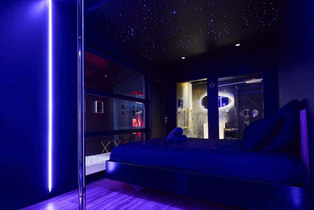 Ô Diable Des Plaisirs - La Dominatrice - Love’nSpa - weekend en amoureux, love rooms avec spa ou jacuzzi privatif3 de Ô Diable Des Plaisirs - La Dominatrice
