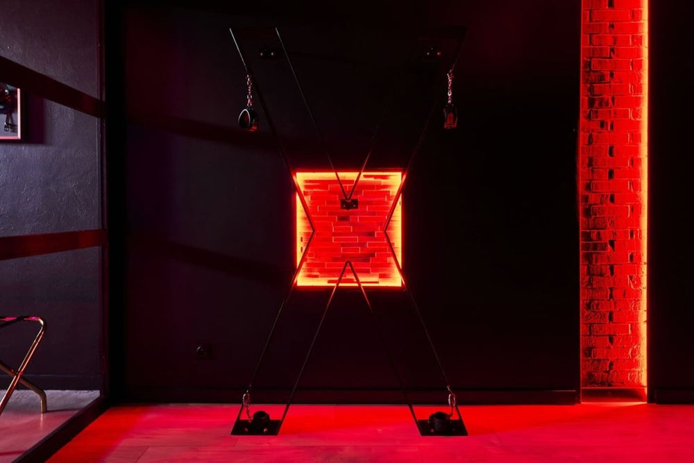 Ô Diable Des Plaisirs - La Dominatrice - Love’nSpa - weekend en amoureux, love rooms avec spa ou jacuzzi privatif4 de Ô Diable Des Plaisirs - La Dominatrice
