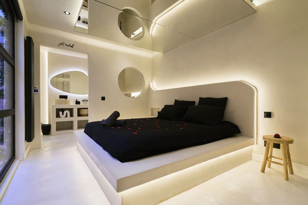 Ô Diable Des Plaisirs - La Soumise - Love’nSpa - weekend en amoureux, love rooms avec spa ou jacuzzi privatif7 de Ô Diable Des Plaisirs - La Soumise
