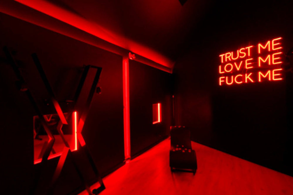 Ô Diable Des Plaisirs - La Soumise - Love’nSpa - weekend en amoureux, love rooms avec spa ou jacuzzi privatif8 de Ô Diable Des Plaisirs - La Soumise
