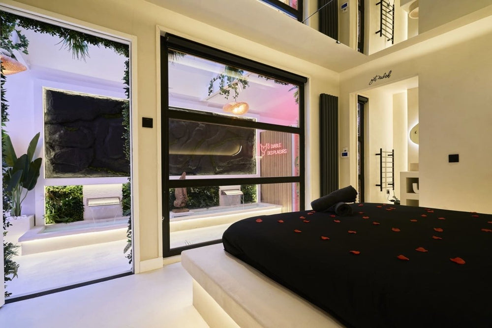 Ô Diable Des Plaisirs - La Soumise - Love’nSpa - weekend en amoureux, love rooms avec spa ou jacuzzi privatif11 de Ô Diable Des Plaisirs - La Soumise
