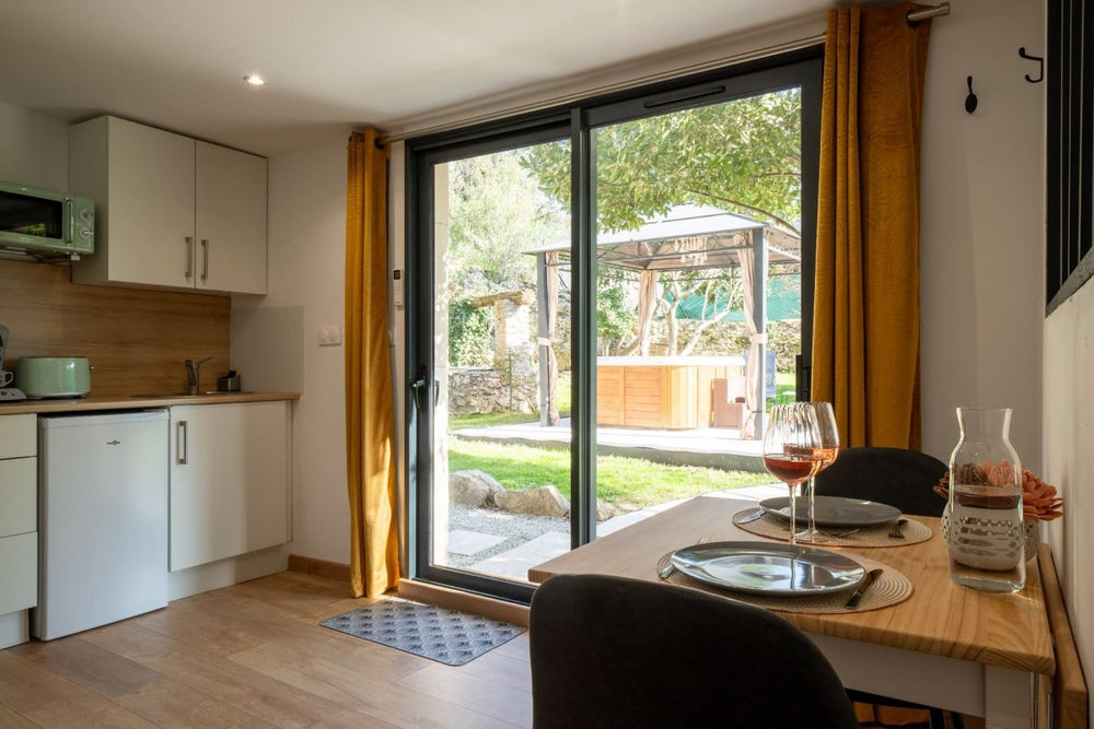 Ô Jacuzzi du Mazet - Love’nSpa - weekend en amoureux, love rooms avec spa ou jacuzzi privatif11 de Ô Jacuzzi du Mazet
