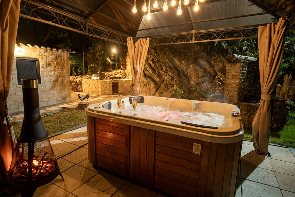 Ô Jacuzzi du Mazet - Love’nSpa - weekend en amoureux, love rooms avec spa ou jacuzzi privatif7 de Ô Jacuzzi du Mazet
